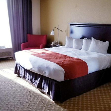 Quality Inn & Suites Александрия Екстериор снимка